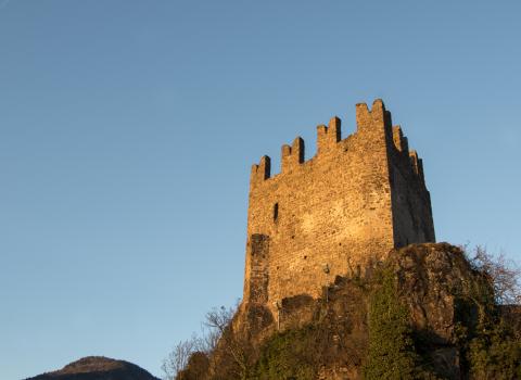 Il Castello di Segonzano e il canyon del Prà