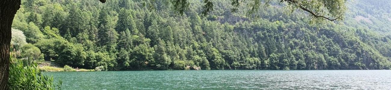 Il Lago di Lases e le “buse del giaz”